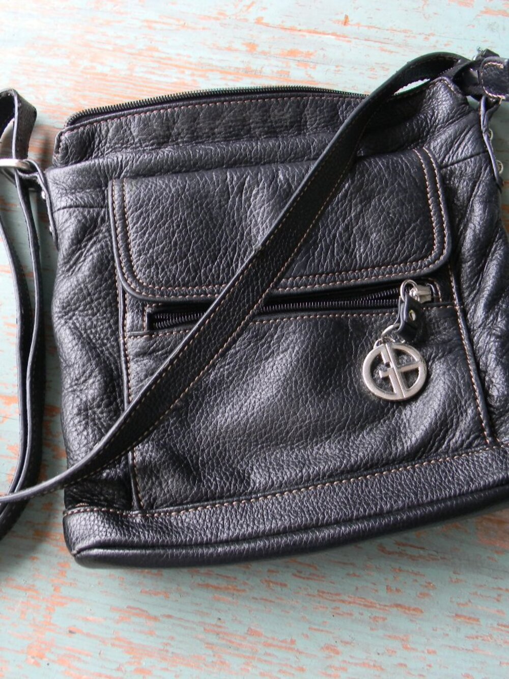 GIANI BERNINI BLACK PEBBLE LEATHER CROSSBODY BAG ORGANIZATION